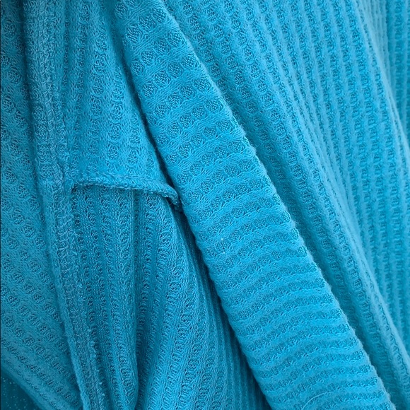 TEAL BLUE WAFFLE DETAILED TOP - Picture 5 of 8